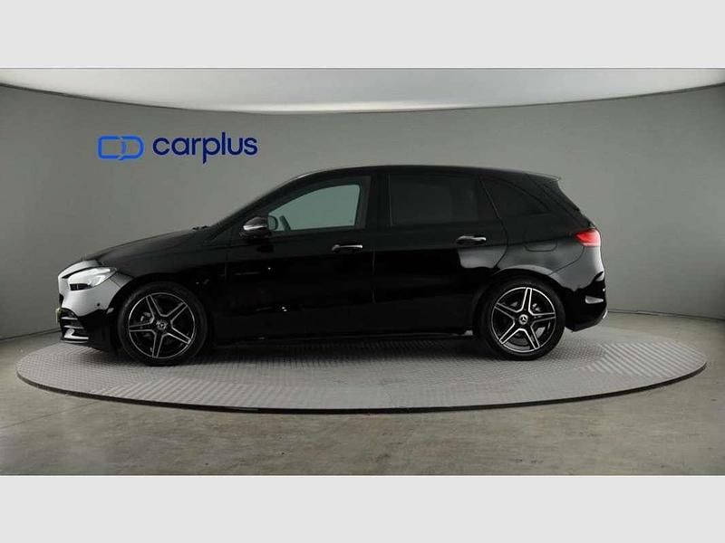 Usado Mercedes B200 150 CV (110 kW) 2024 Negro Monovolumen