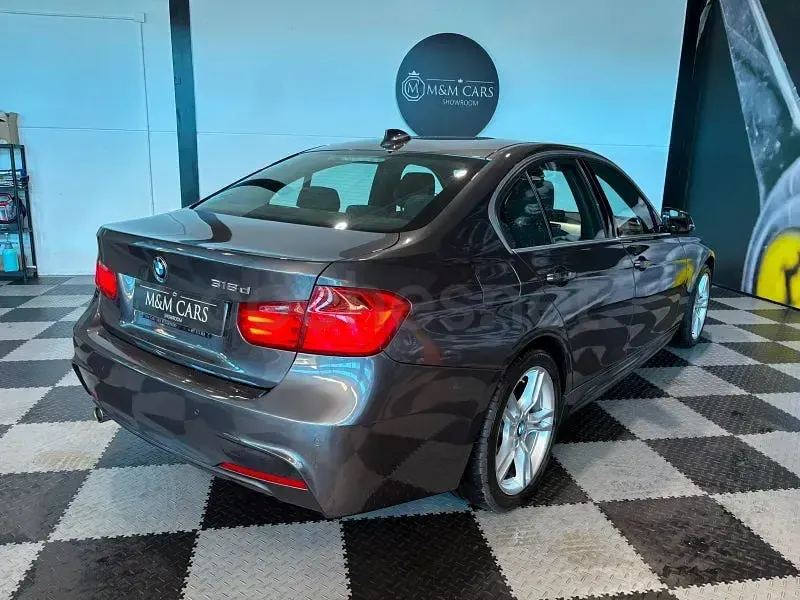 Usado BMW 318 Comfort Edition 143 CV (105 kW) 2015 Gris / plata Berlina