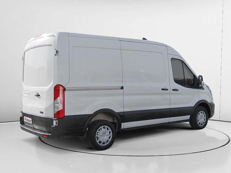 Usado Ford Transit 130 HP (95 kW) 2024 Sedan