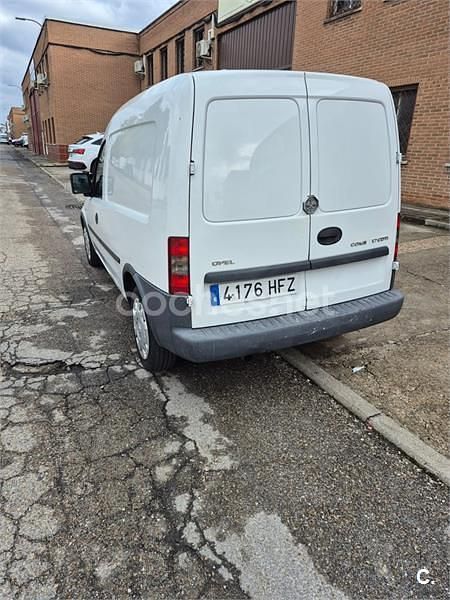 Usado Opel Combo Essentia 100 CV (73 kW) 2011 Blanco Monovolumen