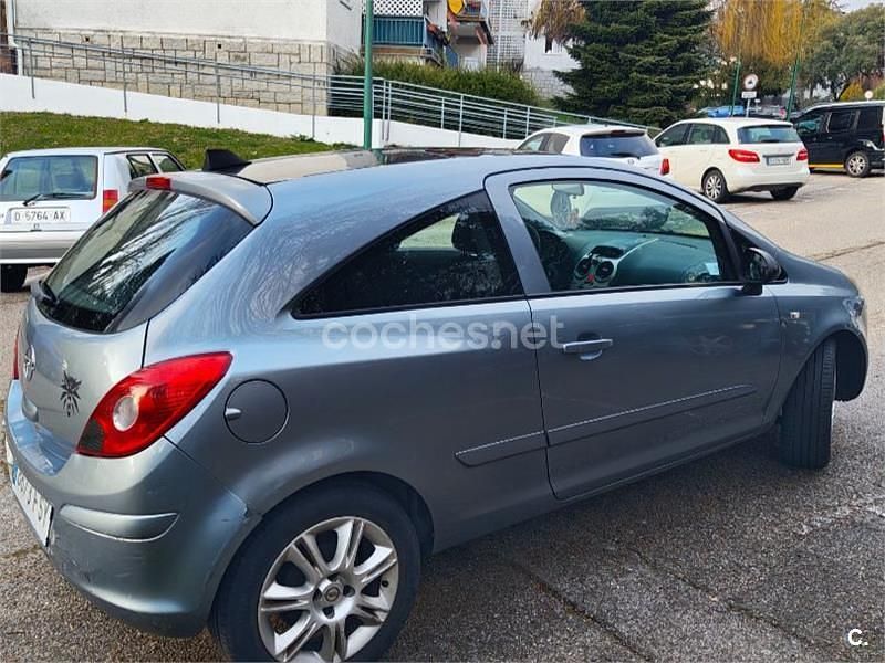 Usado Opel Corsa Sport 90 CV (66 kW) 2007 Gris / plata Utilitario