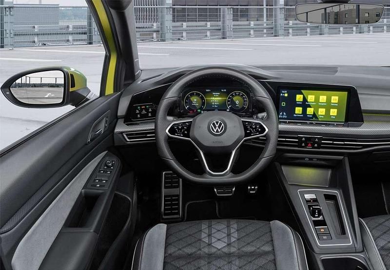 Usado VW Golf VIII Life 150 CV (110 kW) 2021 Blanco Familiar