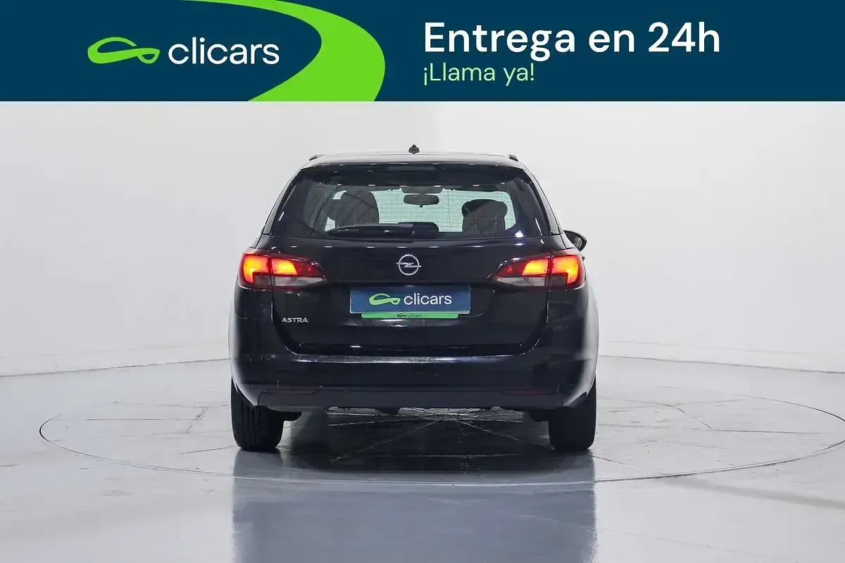 Usado Opel Astra S 105 CV (77 kW) 2021 Negro Familiar