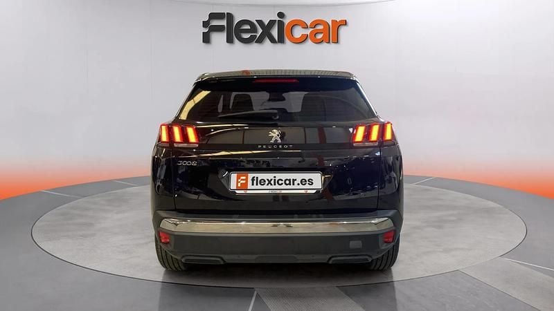 Usado Peugeot 3008 Active 120 CV (88 kW) 2017 Negro Monovolumen