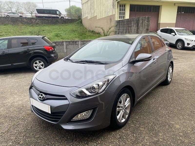 Usado Hyundai i30 110 CV (80 kW) 2013 Gris / plata Berlina