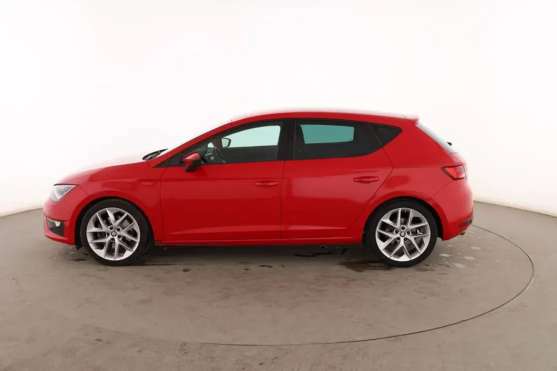 Usado Seat Leon FR 185 CV (136 kW) 2015 Rojo Berlina
