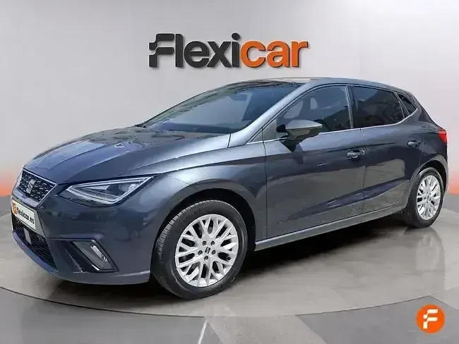 Usado Seat Ibiza 110 CV (80 kW) 2024 Gris Utilitario
