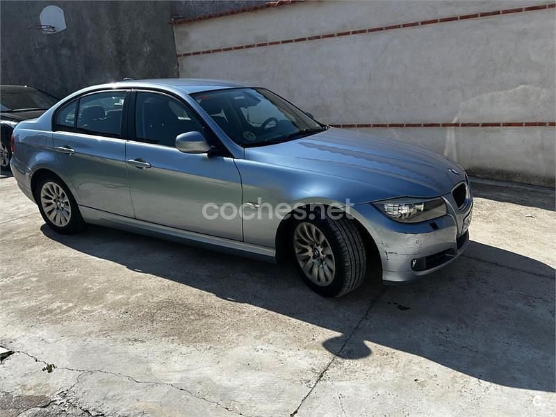 Usado BMW 318 143 CV (105 kW) 2010 Gris / plata Berlina
