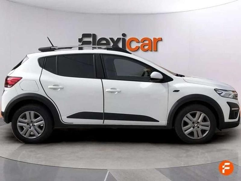 Usado Dacia Sandero Essentiel 75 CV (55 kW) 2021 Blanco Utilitario