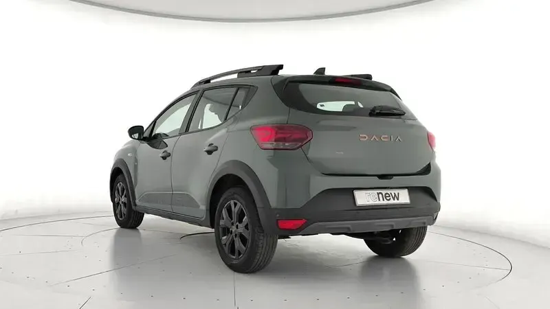 Usado Dacia Sandero Extreme 101 CV (74 kW) 2025 Verde Berlina