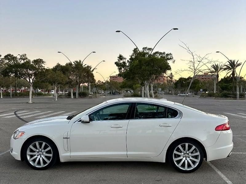 Usado Jaguar XF Luxury 240 CV (176 kW) 2010 Blanco Berlina