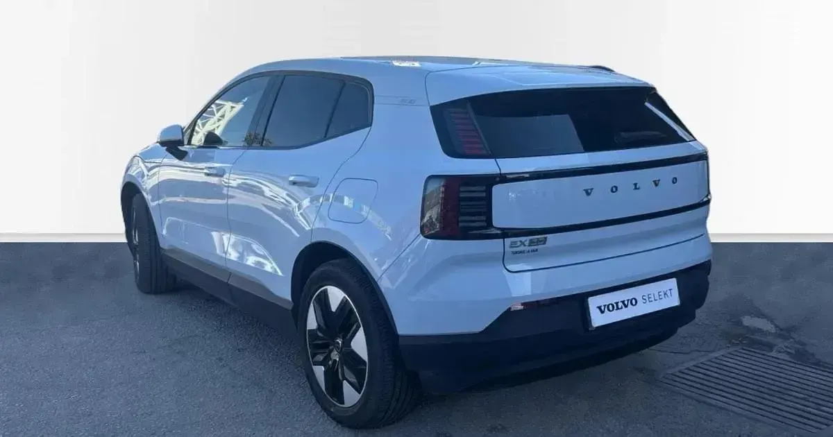 Begagnad Volvo EX30 Core 200 kW (272 HK) 2024 Eléctrico SUV