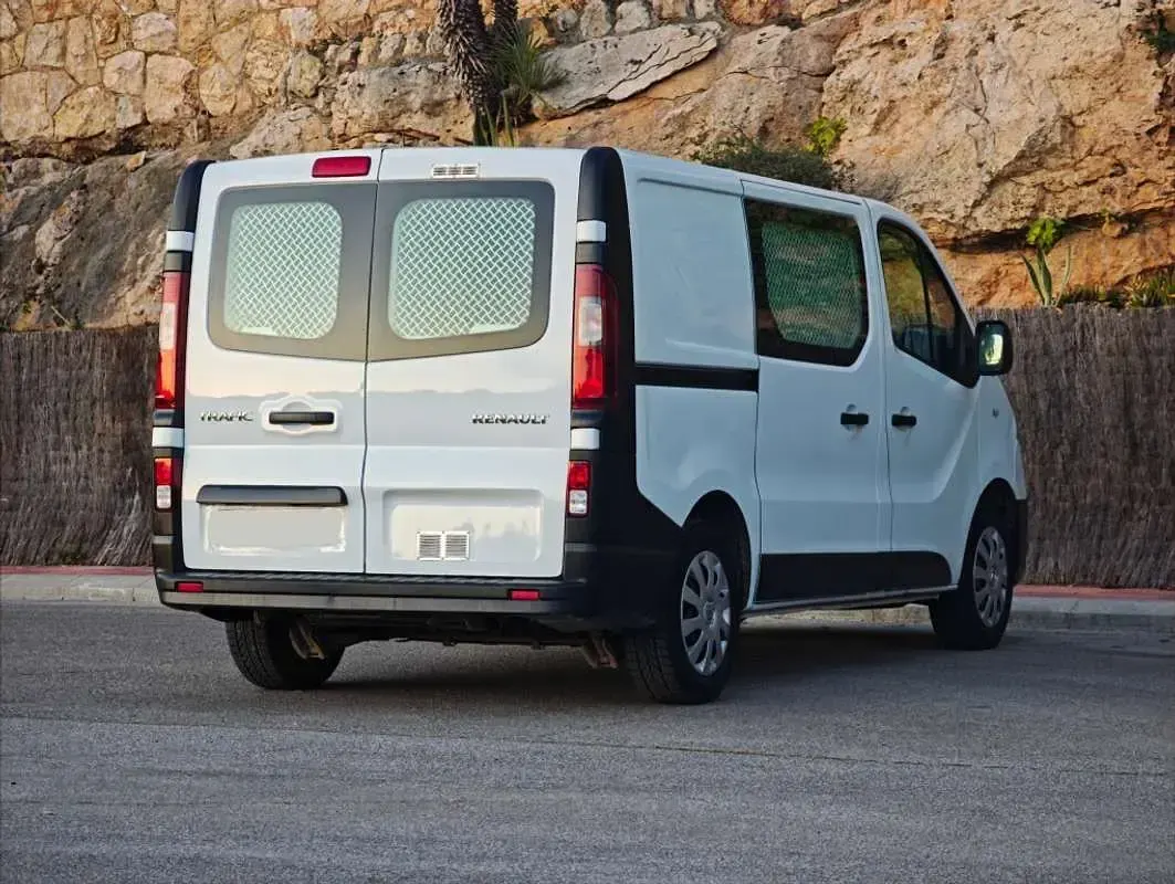 Usado Renault Trafic 125 CV (91 kW) 2019 Blanco Monovolumen
