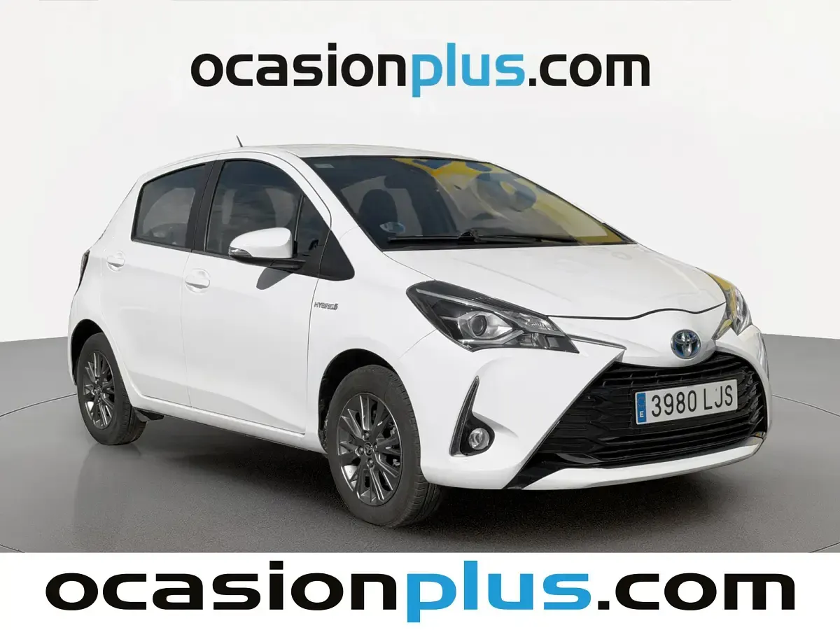 Occasion Toyota Yaris Hybrid Active 100 PK (73 kW) 2020 Wit Hatchback