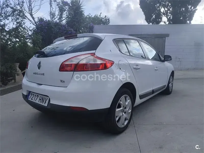Usado Renault Mégane III Expression 115 CV (84 kW) 2013 Blanco Berlina