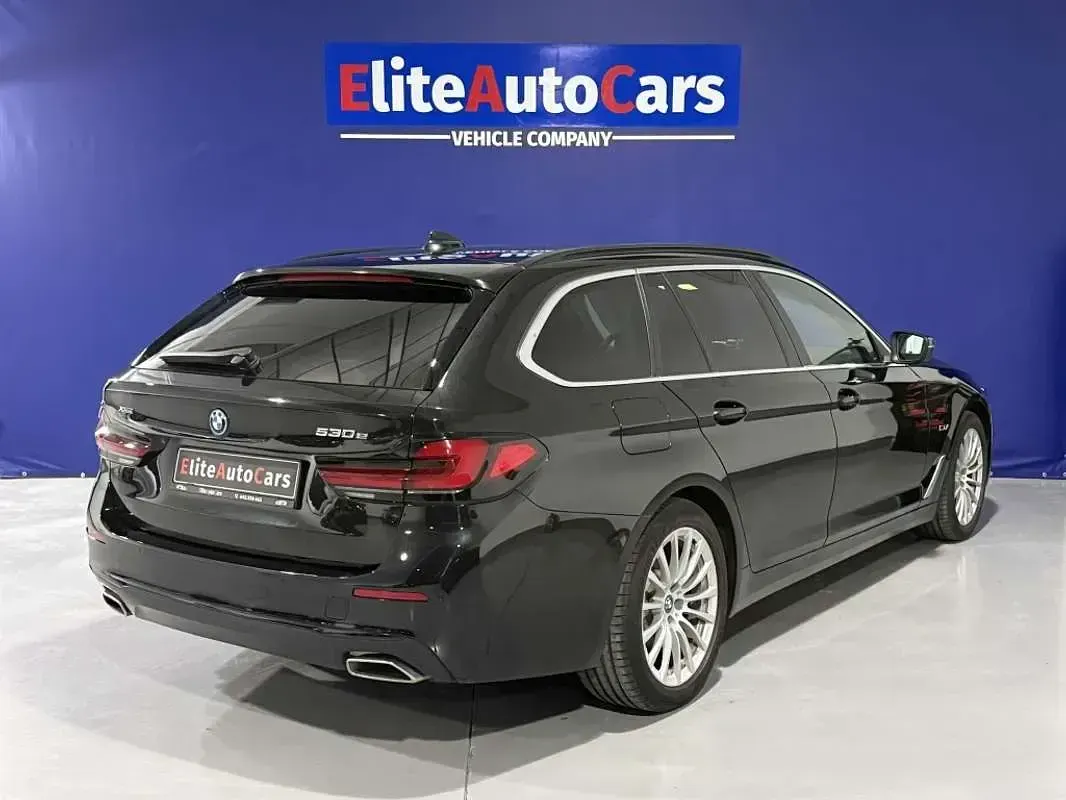 Usado BMW 530e Comfort Edition 292 CV (214 kW) 2022 Negro Familiar