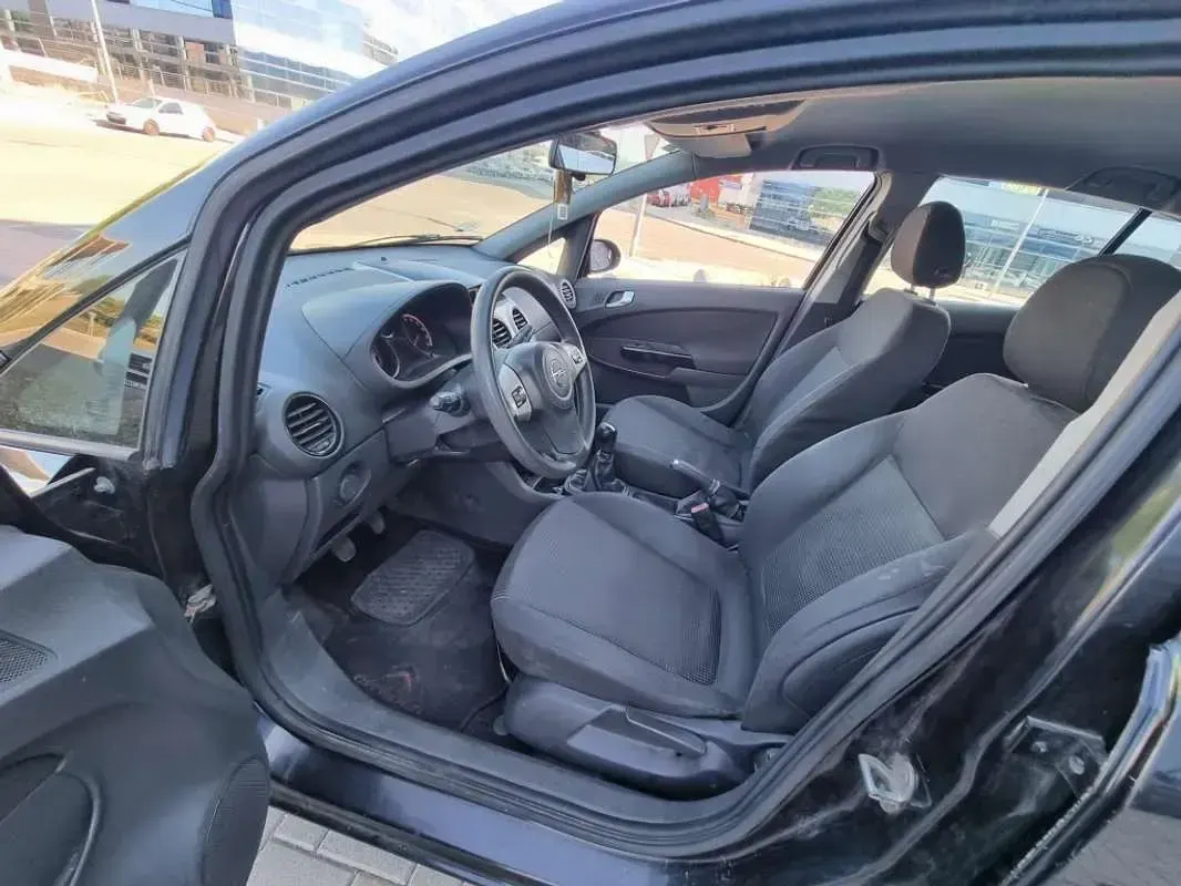 Używany Opel Corsa Essentia 60 KM (44 kW) 2008 Czarny Hatchback