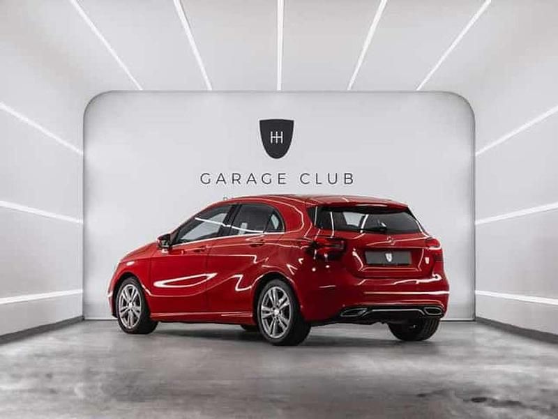Usado Mercedes A180 109 CV (80 kW) 2016 Rojo Utilitario