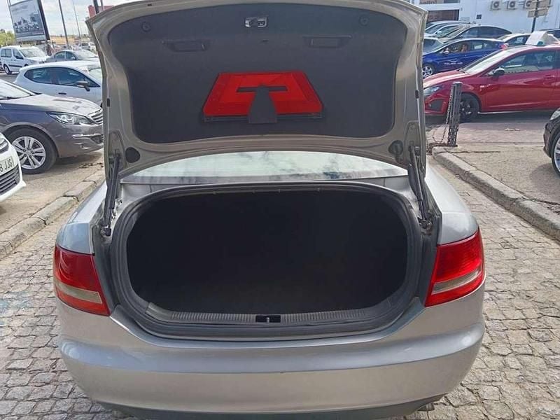 Usado Audi A6 140 CV (102 kW) 2006 Gris Berlina