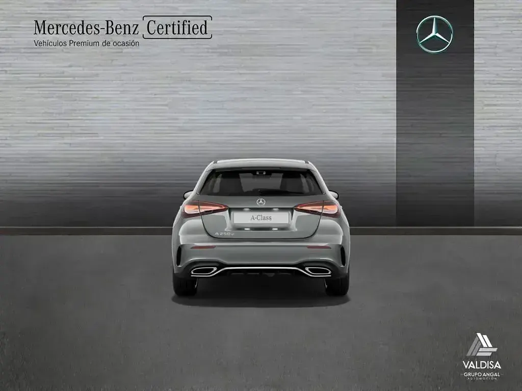 Usado Mercedes A250 218 CV (160 kW) 2025 Gris Berlina