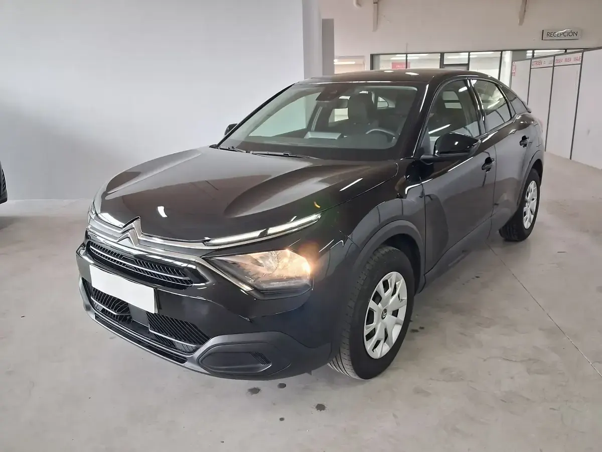 Usado Citroën C4 Feel 100 CV (73 kW) 2024 Negro SUV