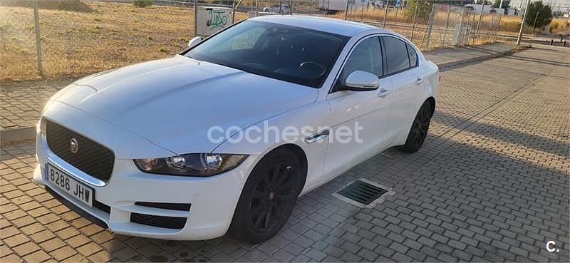 Usado Jaguar XE Prestige 180 HP (132 kW) 2016 Branco Sedan