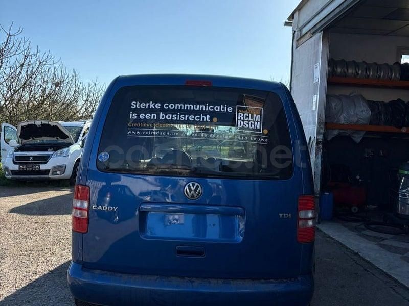 Usado VW Caddy Trendline 102 CV (75 kW) 2010 Azul Monovolumen