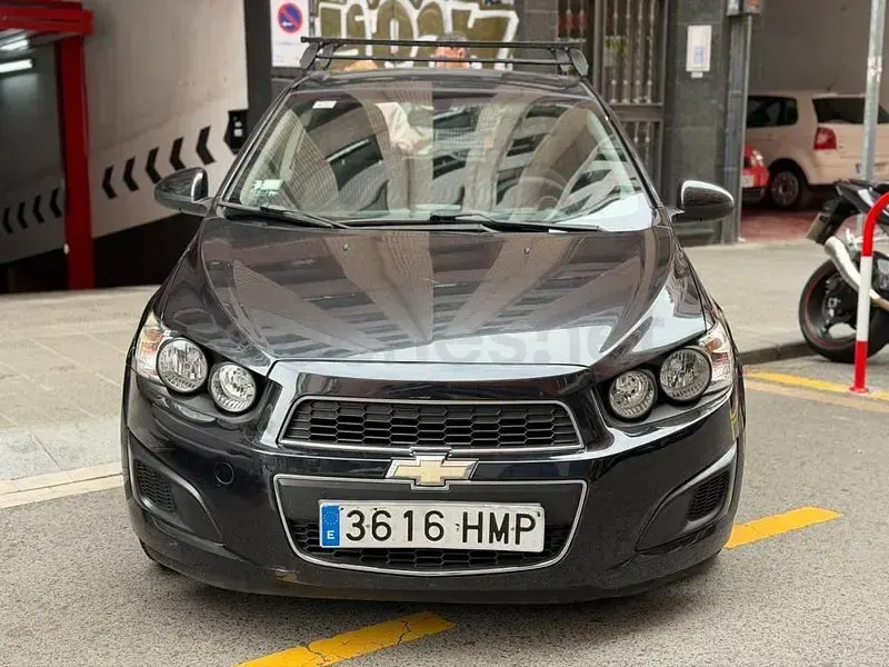 Usado Chevrolet Aveo LT 101 CV (74 kW) 2012 Negro Berlina