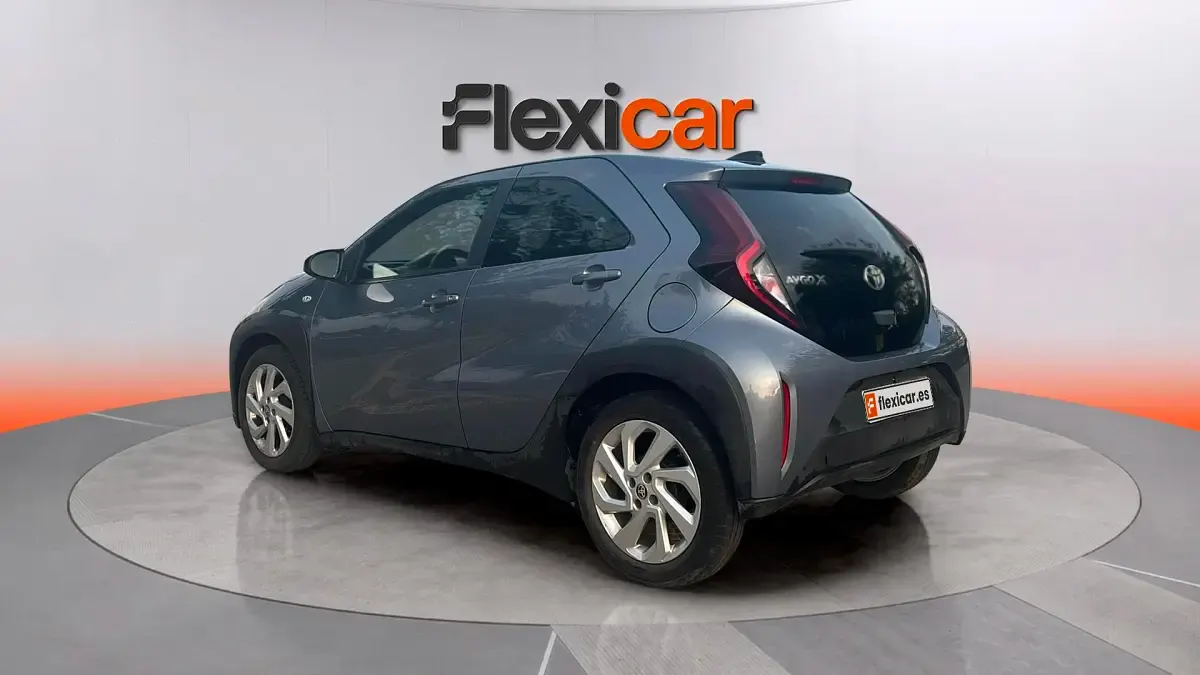 Usado Toyota Aygo X 72 CV (52 kW) 2024 Azul SUV