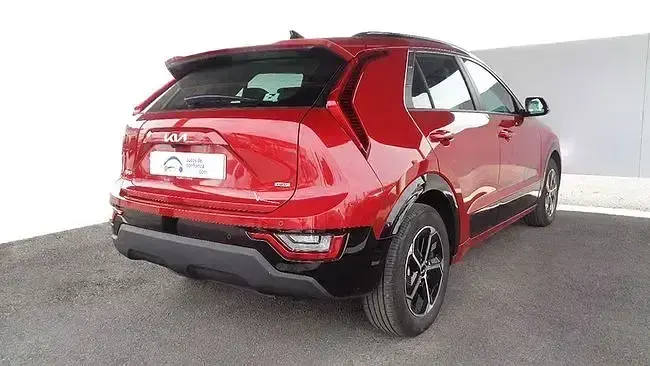 Usado Kia Niro 141 CV (103 kW) 2025 Rojo SUV