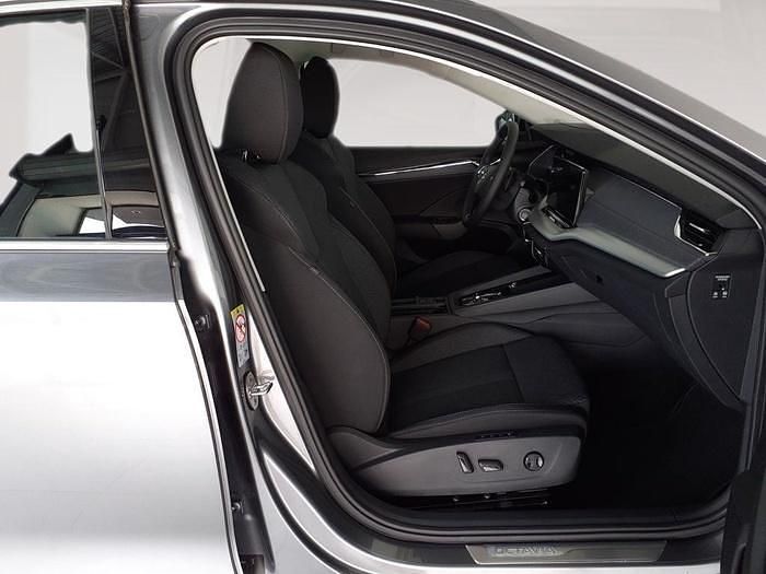 Usado Skoda Octavia Selection 150 CV (110 kW) 2025 Gris Familiar