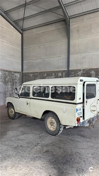 Usado Land Rover Defender 112 CV (82 kW) 1995 Beige SUV