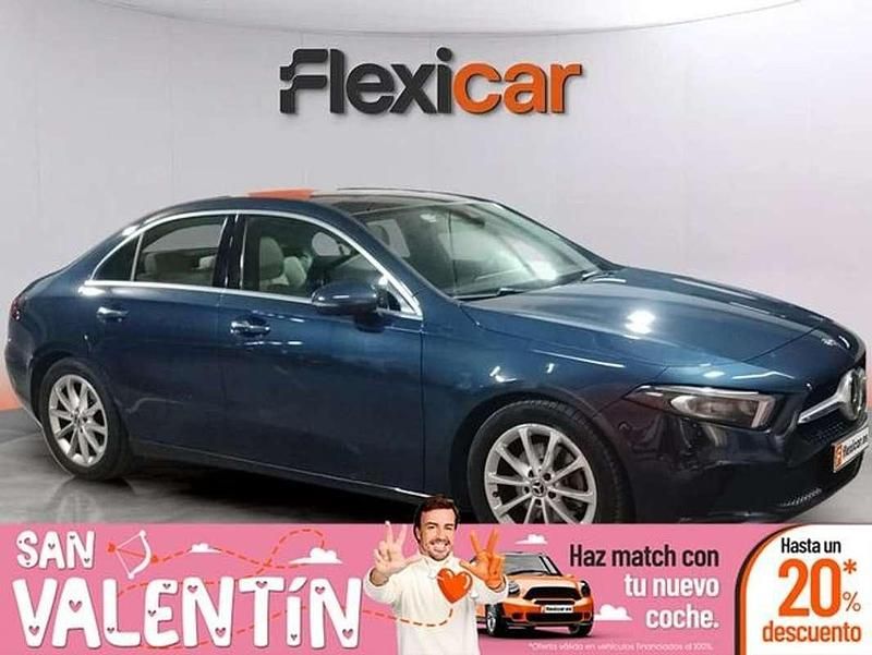 Usado Mercedes A200 163 CV (119 kW) 2019 Azul Berlina