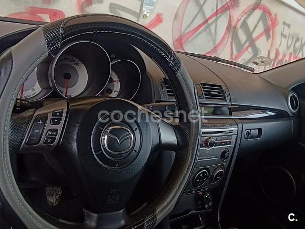 Usado Mazda 3 Sportive 109 CV (80 kW) 2007 Gris / plata Berlina