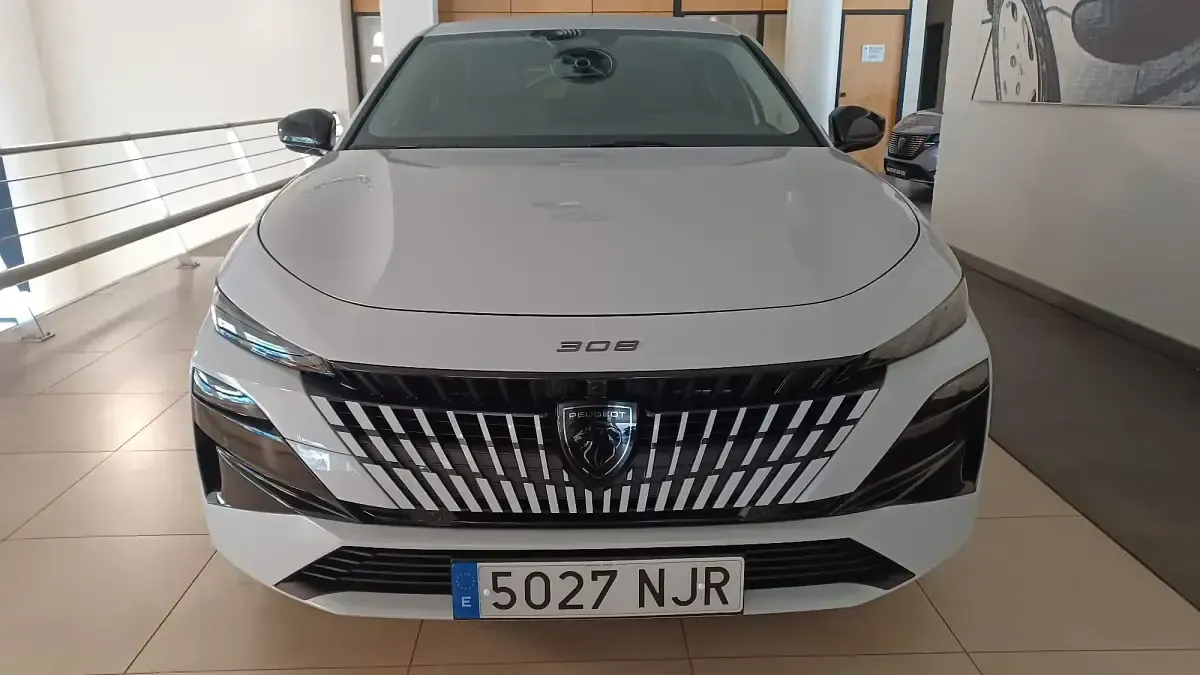 Nuevo Peugeot e-208 Allure 114 kW (156 CV) 2025 Blanco Utilitario