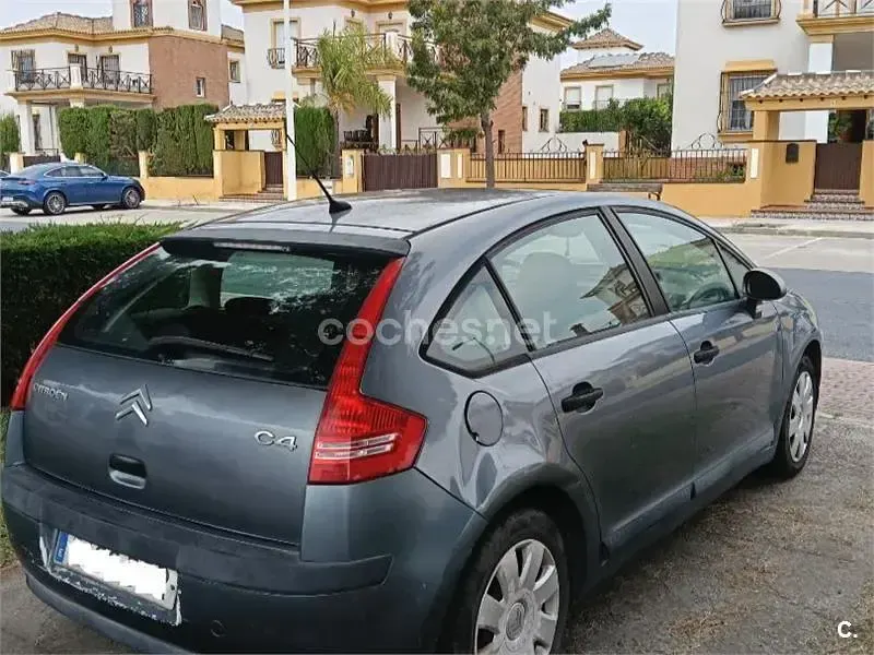 Usado Citroën C4 90 CV (66 kW) 2005 Gris / plata Berlina