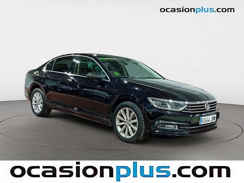 Usado VW Passat Advance 150 CV (110 kW) 2017 Negro Berlina