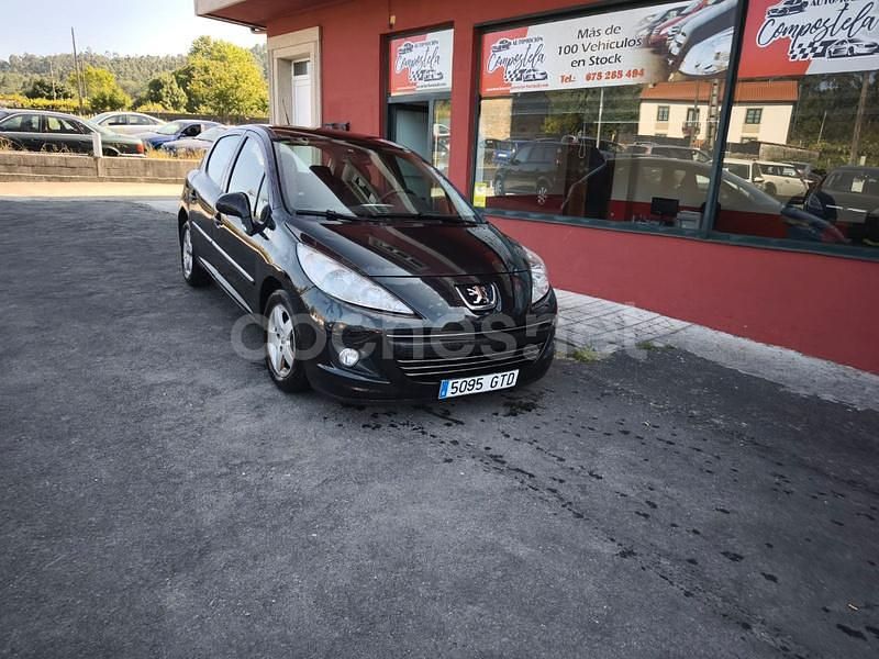 Negro Usado 2010 Peugeot 207 Berlina | 5800 € (Precio justo) - Imagen 1/4