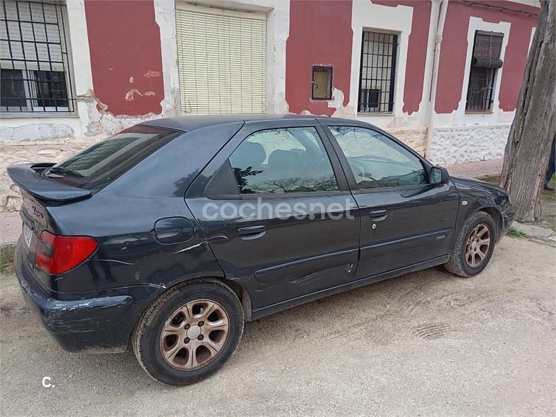 Usado Citroën Xsara 90 CV (66 kW) 1999 Verde Berlina