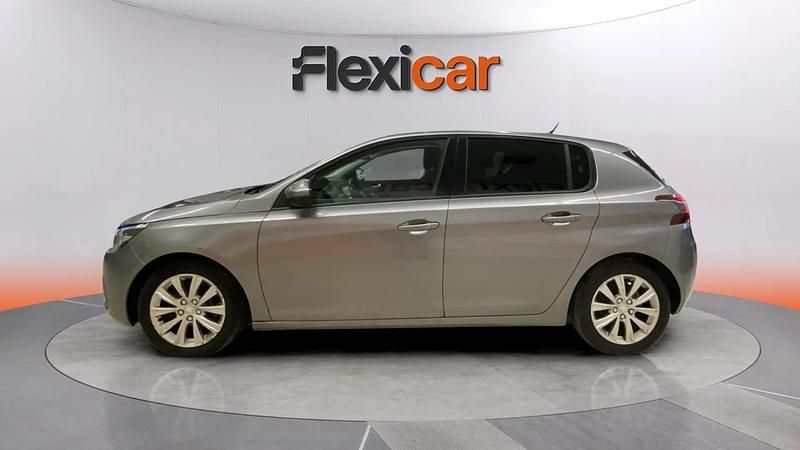 Usado Peugeot 308 Style 131 CV (96 kW) 2020 Gris Utilitario