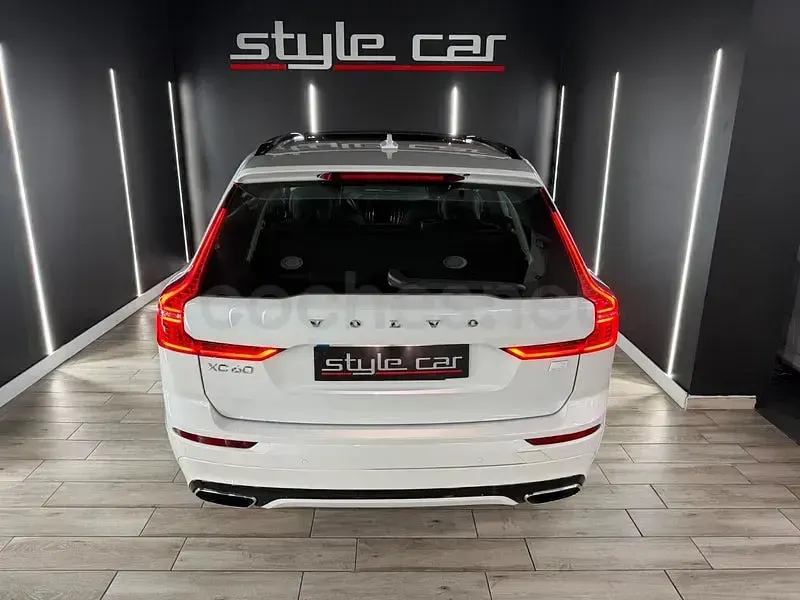 Usado Volvo XC60 R-Design 340 CV (250 kW) 2021 Blanco SUV