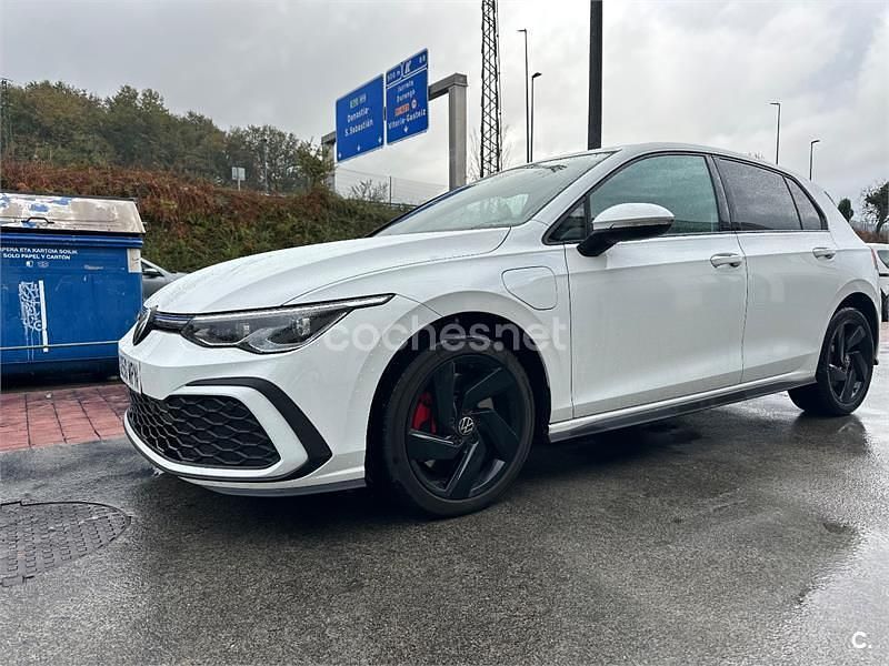 Blanco Usado 2021 VW Golf VIII GTE Berlina | 23.000 € (Precio justo) - Imagen 1/4