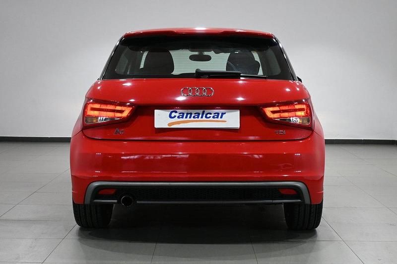 Usado Audi A1 Sportback Ambition 90 CV (66 kW) 2014 Rojo Utilitario