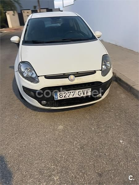 Usado Fiat Punto Dynamic 90 CV (66 kW) 2010 Blanco Berlina