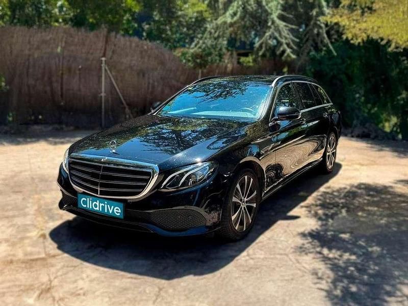 Usado Mercedes E300 194 CV (142 kW) 2019 Negro Familiar