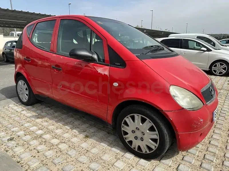Usado Mercedes A140 Classic 82 CV (60 kW) 2000 Rojo Utilitario