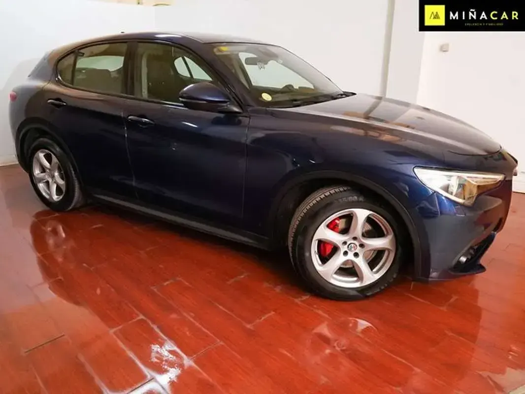 Usado Alfa Romeo Stelvio Super 150 CV (110 kW) 2018 Azul SUV