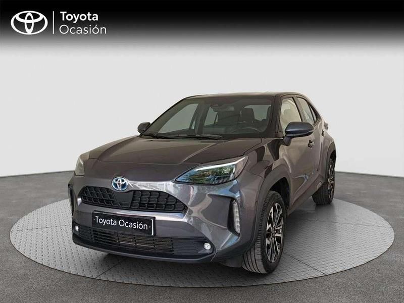 Gris Usado 2025 Toyota Yaris Cross Active SUV | 25.900 € (Precio justo) - Imagen 1/4
