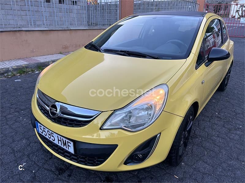 Usado Opel Corsa Color Edition 100 CV (73 kW) 2012 Amarillo Berlina