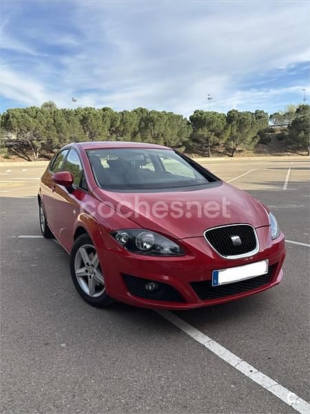 Używany Seat Leon Sport 125 KM (91 kW) 2010 Czerwony Hatchback